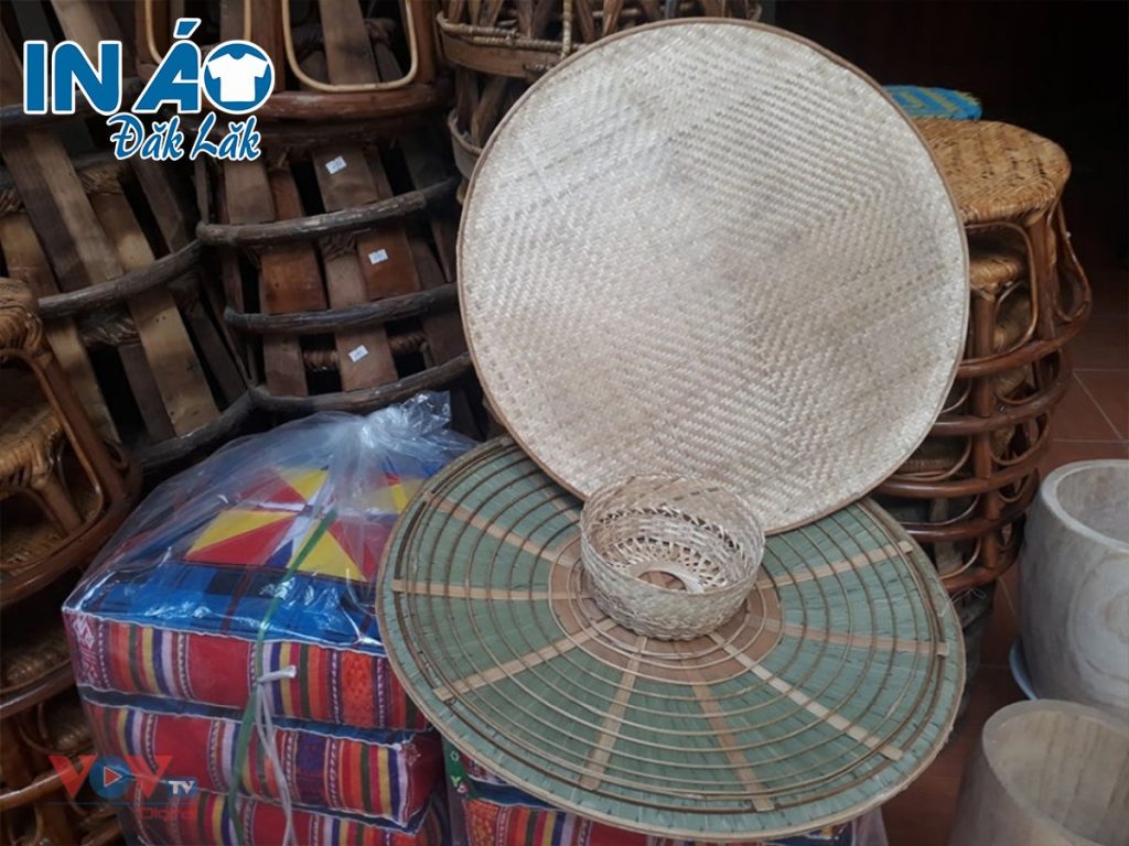 Phụ kiện cho trang phục của người Thái