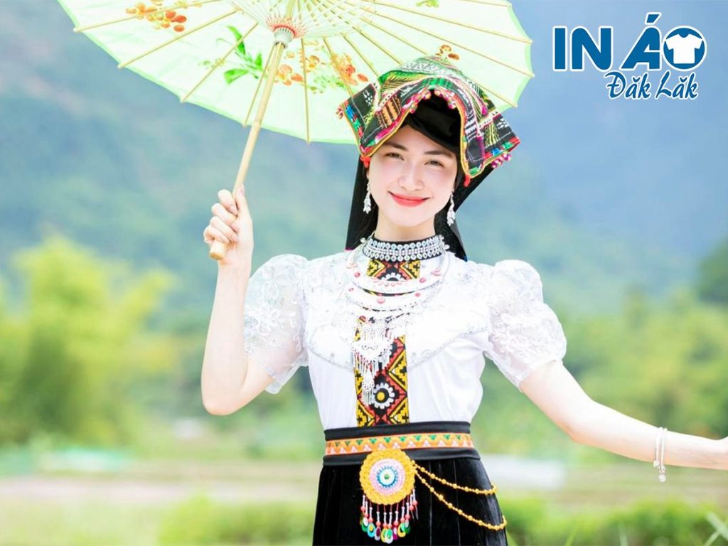 Trang phục dân tộc Thái trắng cho nữ