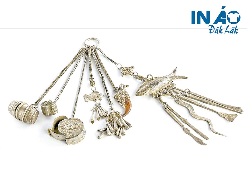 Trang sức dành cho trang phục của dân tộc Thái