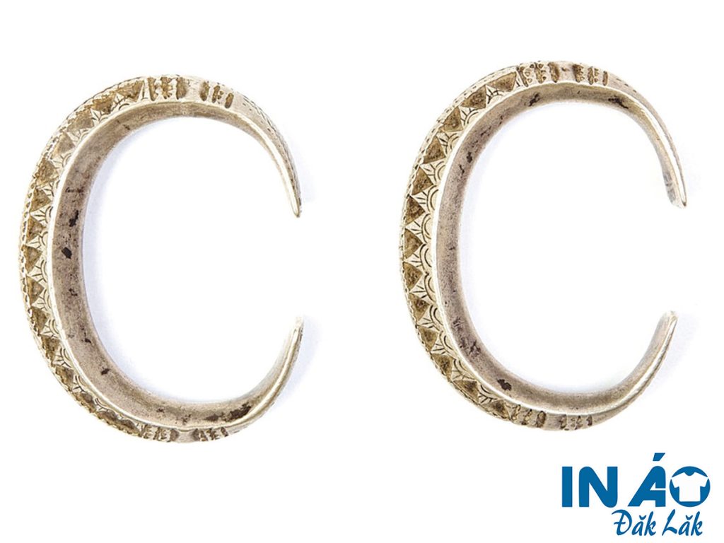 Trang sức dành cho trang phục của dân tộc Thái